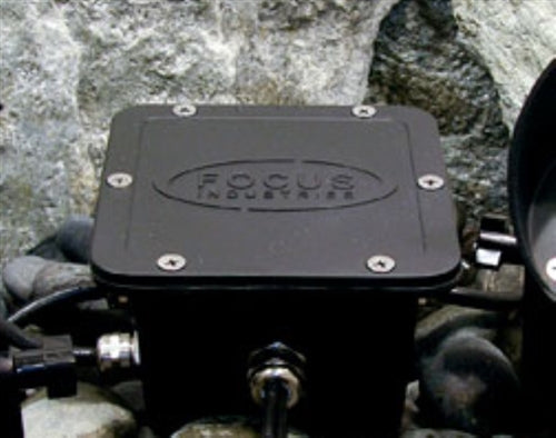 Focus-FA-H2-0JB675F-BAT Brass H2O J-Box, 5 PG9 Ports (1in/4out), 75 ft input lead Finish